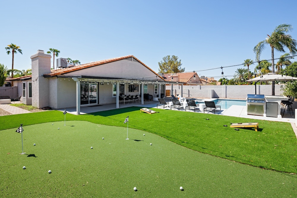 Bohemian Resort- Pool Heat Available - Golf & Games!