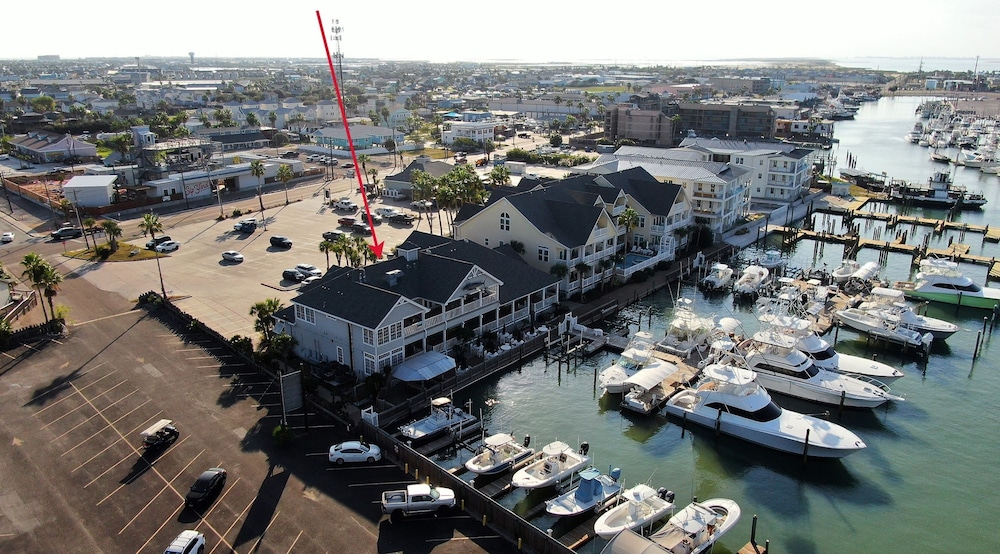 Sailfish at Trout Street Waterfront Escape Patio Walk to Port A Nightlife