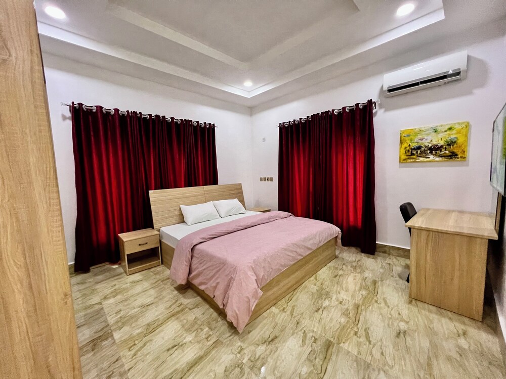 FURNISHED APARTMENTS