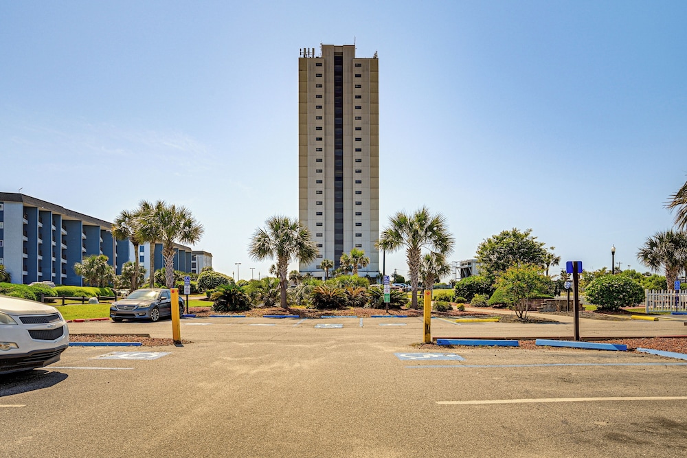 Pools, Hot Tubs & Ocean Access: Myrtle Beach Condo