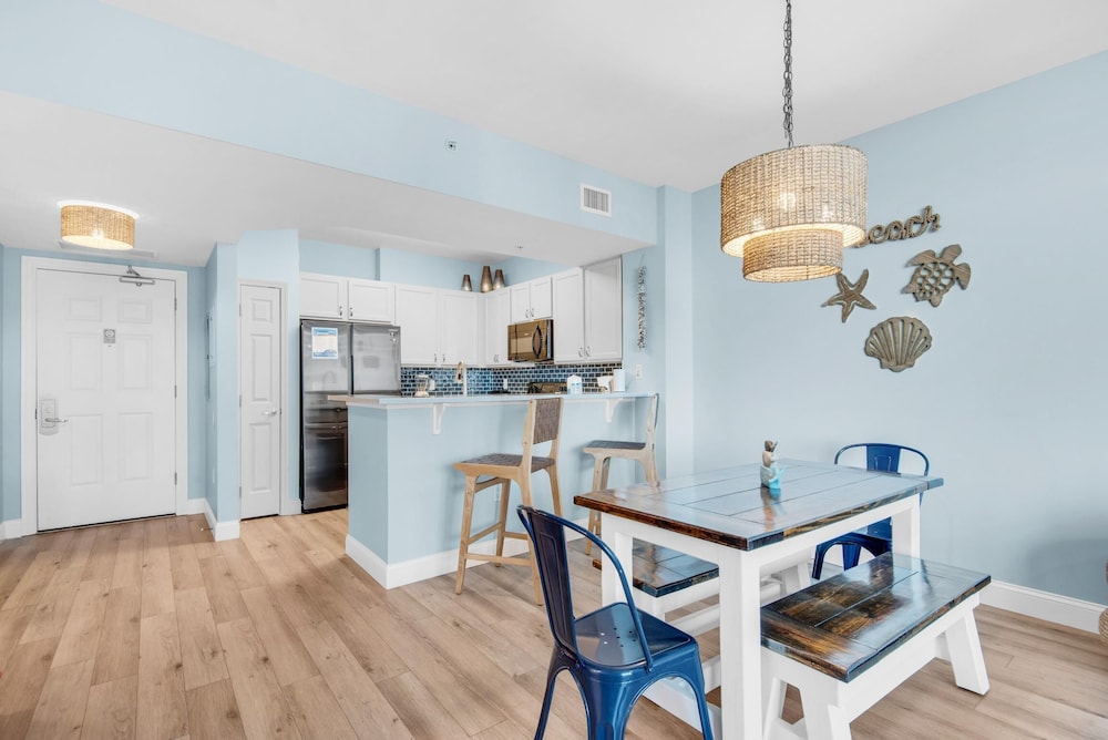 Palms Resort #2811 Jr. 2BR
