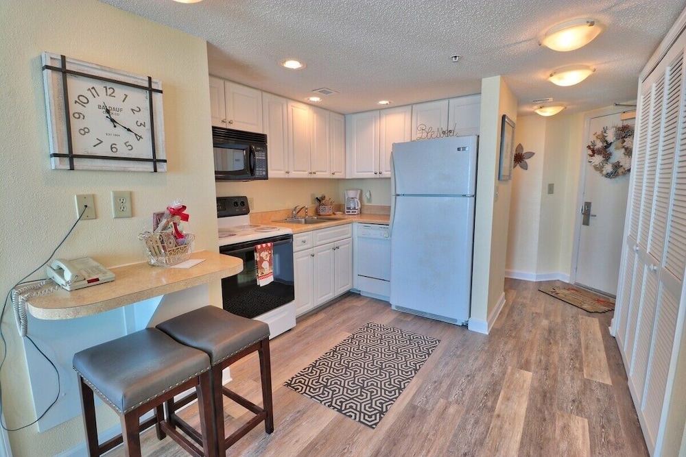 Holiday Sands South 411 2 Bedroom Condo