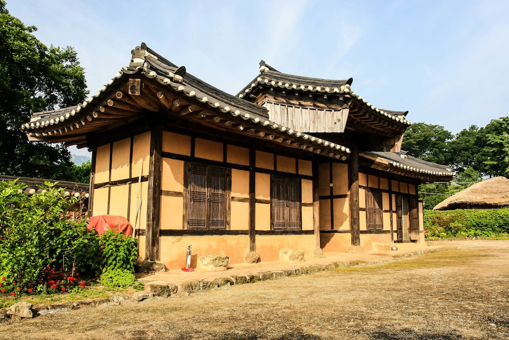 Yi Jin-rae's Historic House