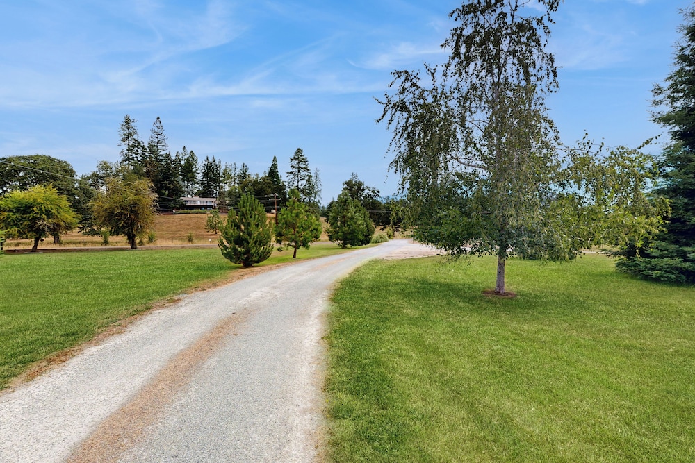 Home w/ Stunning River Views & Nearby Attractions