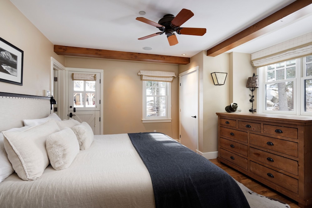 Twin Creeks Ranch Luxury Aspen Group Retreat 25-acres Guest House