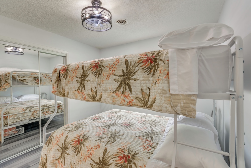 Swim, Golf & Relax: Family-friendly Pensacola Gem