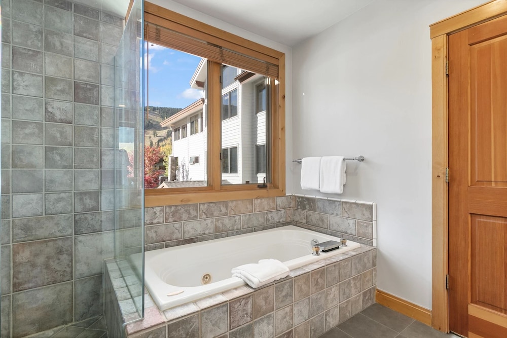 Trail's End Lodge at Deer Valley Resort - Two Bedroom Residence with Spa #201 2 Condo