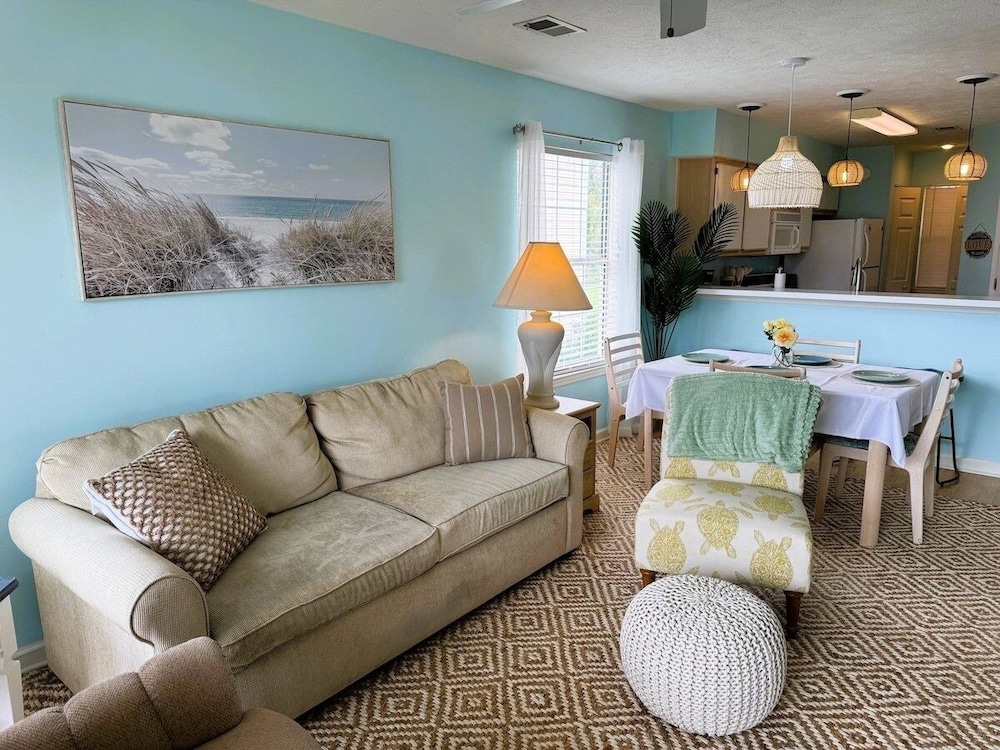 Waterway Village 27f 2 Bedroom Condo