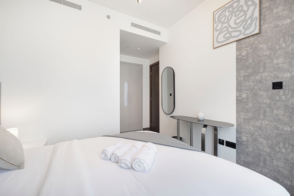 Sobha Suites by Hostiva - Burj View