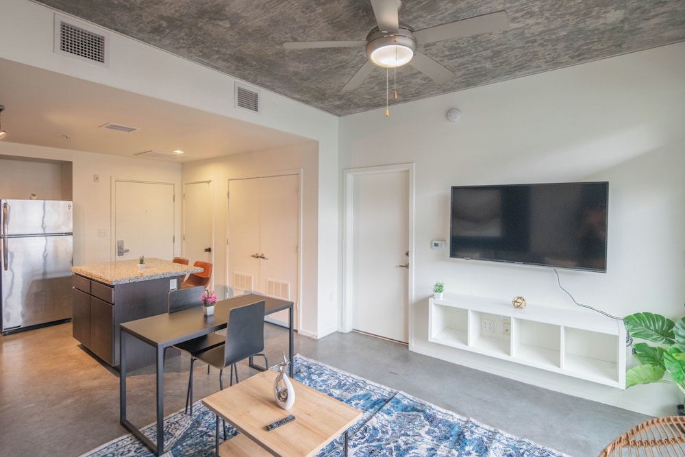 ROVE LIVING/KL - Roosevelt Point