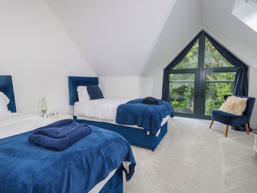 66A Danecourt Road