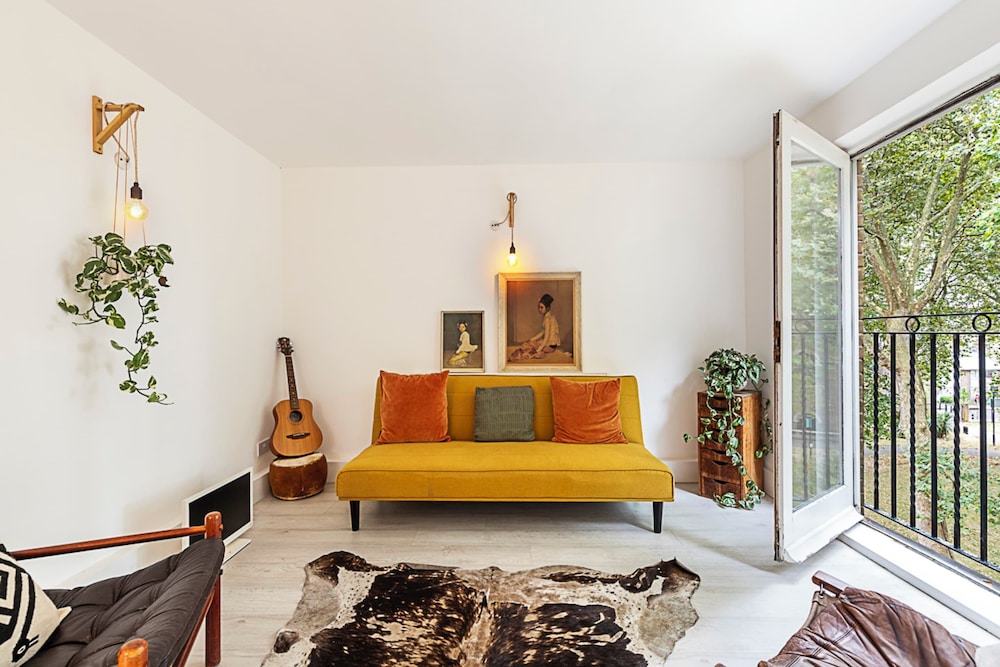 Tranquil 2 Bedroom Apartment in East London