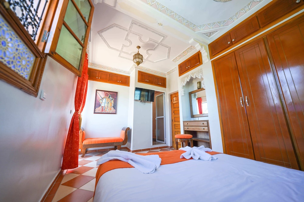 Luxurious Aghmat Villa With Private Pool and Panoramic Mountain Views