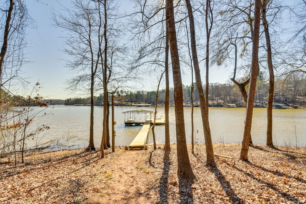 Lake Hartwell Cottage w/ Fire Pit: Near Clemson! view 5