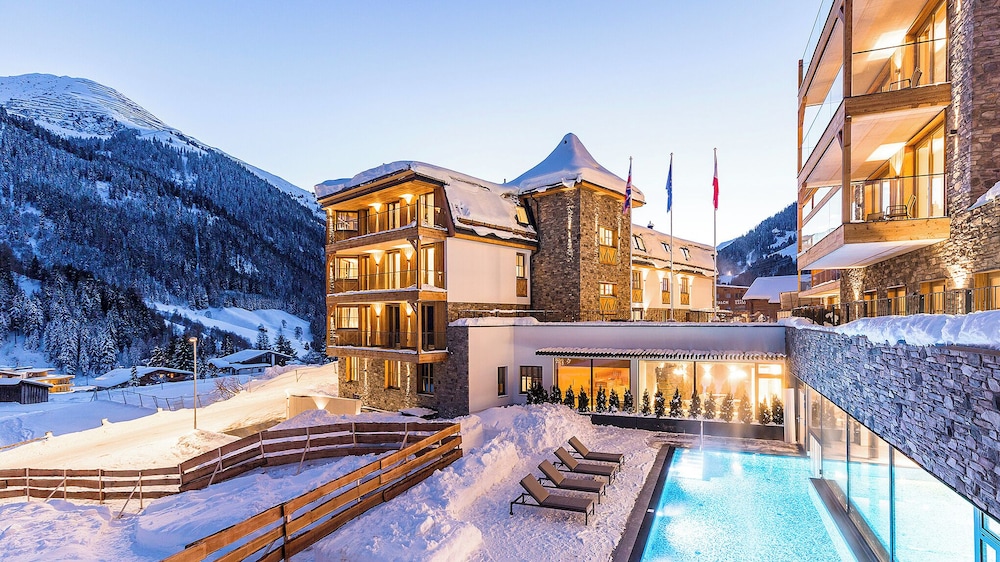 Mountain Spa Residences
