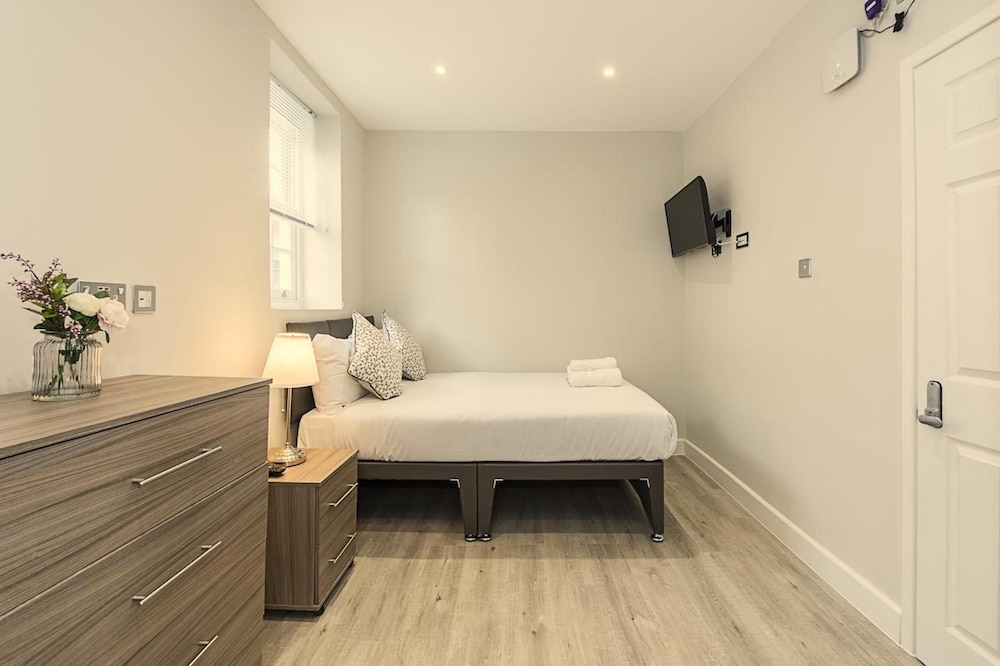Toynbee Street Ro 1 · Ideally Located Room Near Barbican