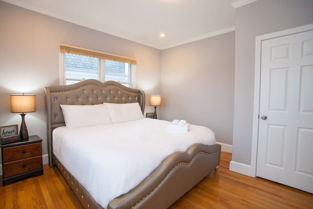 Boston Vacations - Sleep10 2 Full Bath 5bed Near Northend  Dowtown - Property Image 2