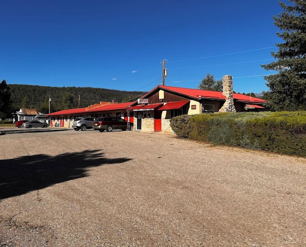 Historic Mora Inn and RV Park