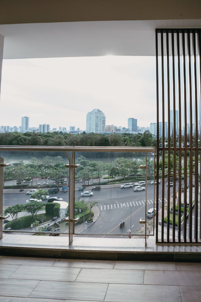 Midtown Premium Apartments