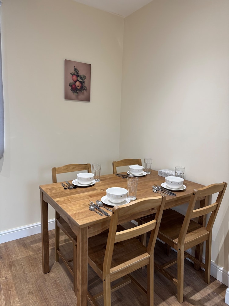 Close Central London 1 bed Apartment Sleeps 3
