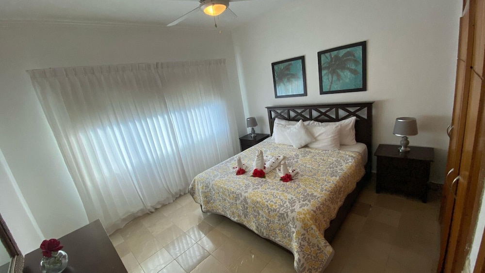Penthouse With Rooftop and Pool & Beach Access