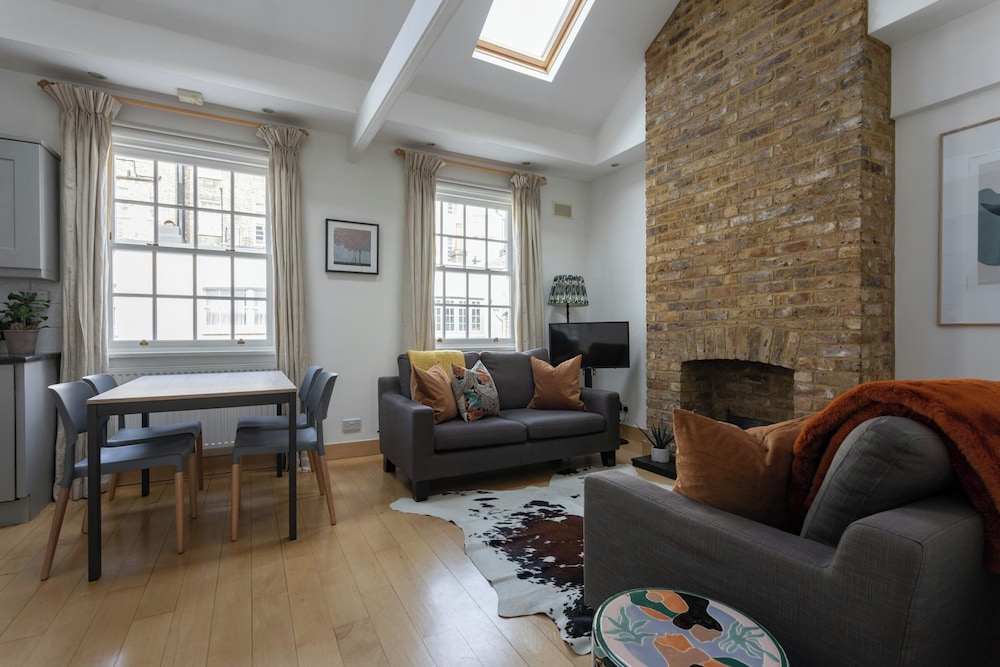 Bathurst Mews III by Onefinestay
