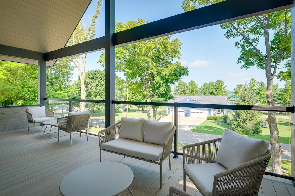 Spacious Michigan Home  6 Mi to Boyne Mountain! - Property Image 10