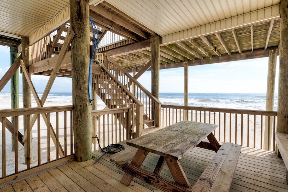Surfside - 2431 Bienville 4 Bedroom Home by RedAwning