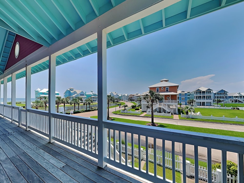 The Beachside Villa by Ryson Vacation Rentals