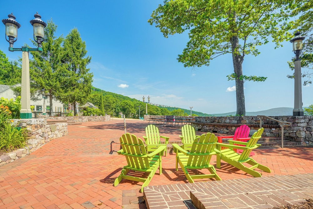 Hike, Bike & Explore: Wintergreen Resort Condo view 5