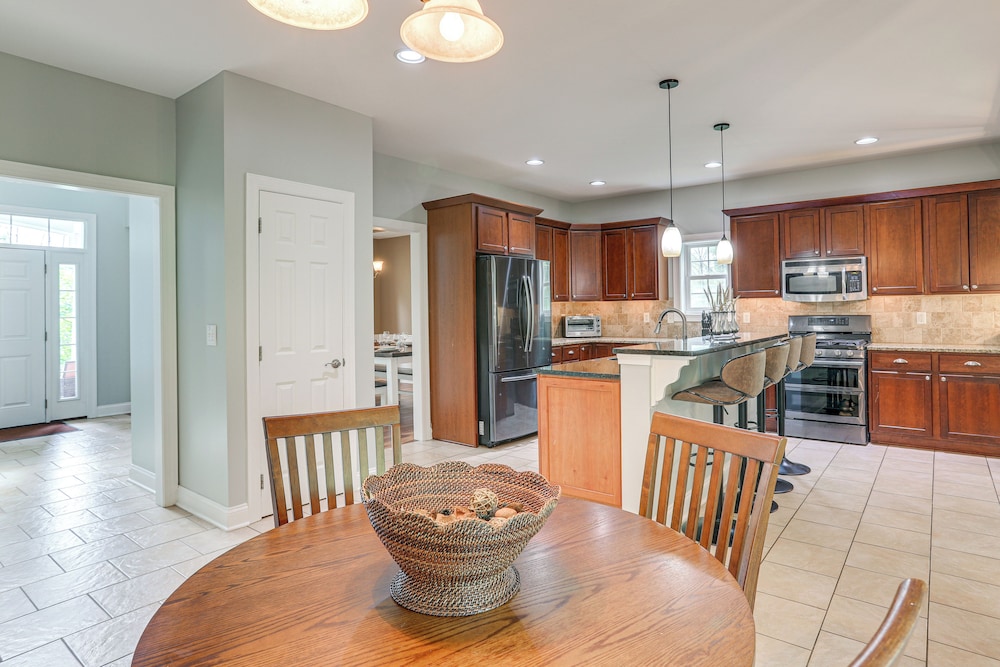 Game Room & Hot Tub: Big Fun in Ellicottville