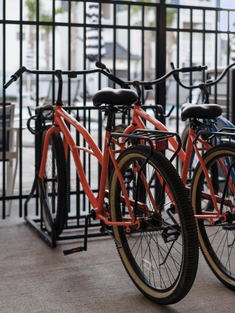 Luxurious Apartments - Pool Gym Bikes