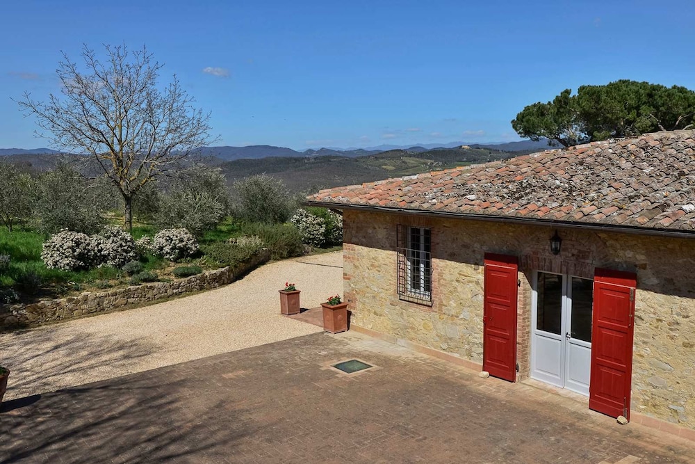 New Historic Tuscany Country House Retreat in a Vineyard Near Siena Villa Chiantissimo