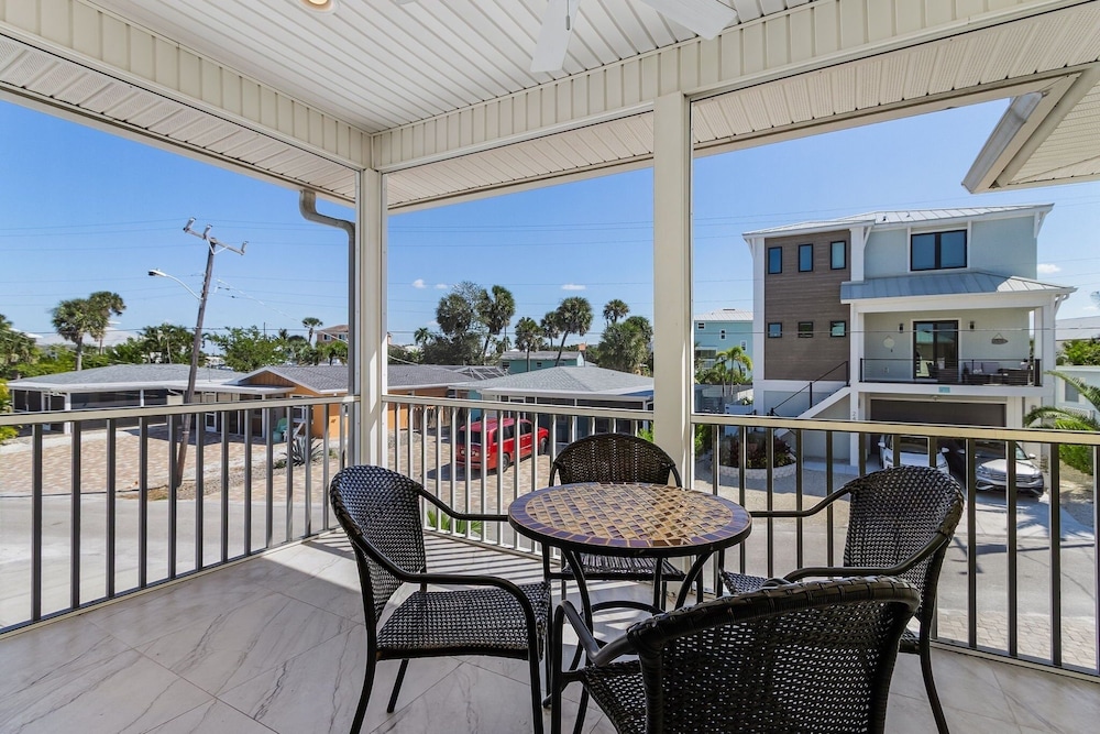 241 Miramar Waves: 3br W/ Heated Pool 3 Bedroom Home