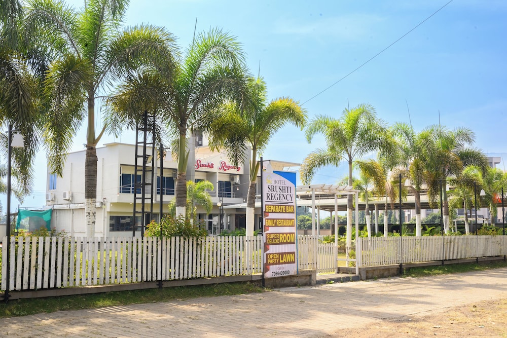 Hotel Srushti Regency