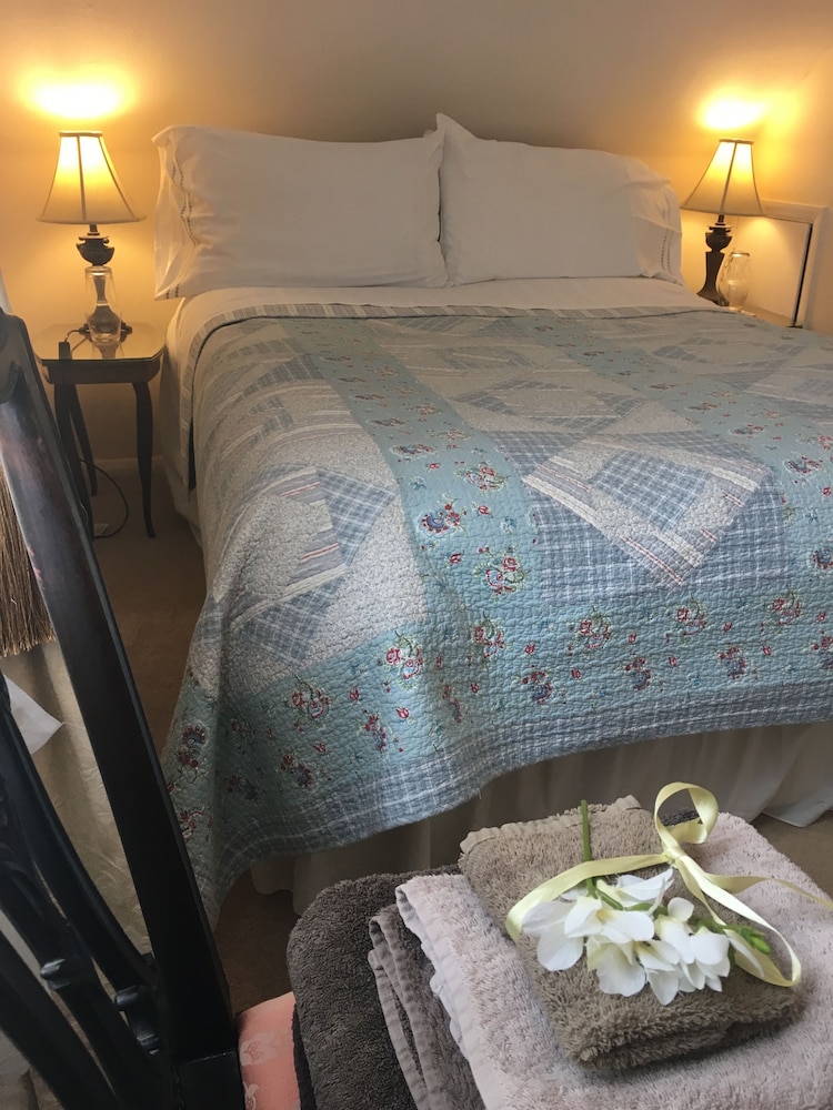 Gladstone Guesthouse view 5
