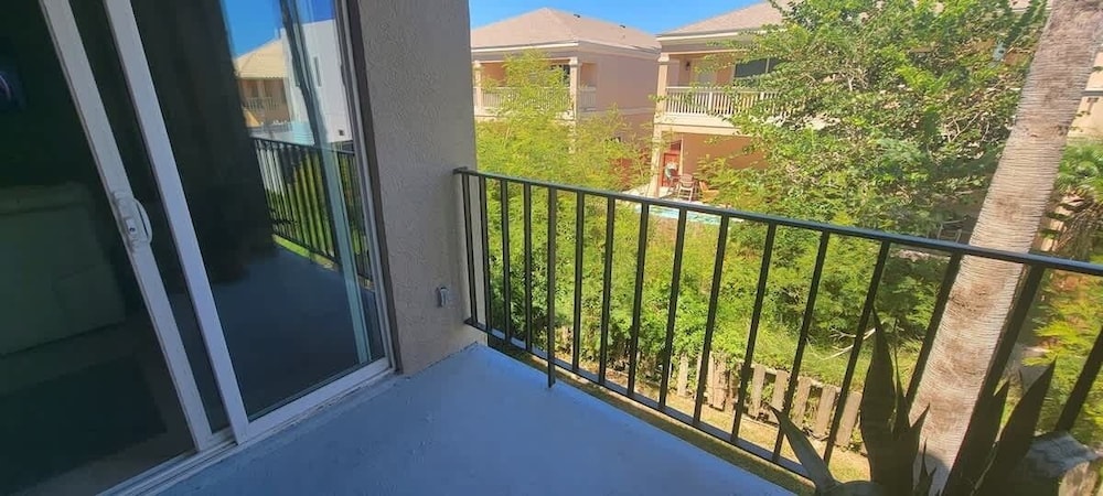 2 Levels Pool Near Beach 2 Patios 2 Bedroom Apts