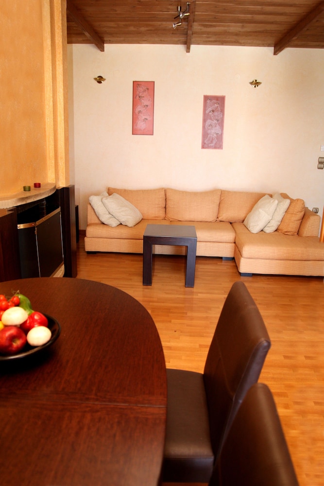 Athina Luxury Villas