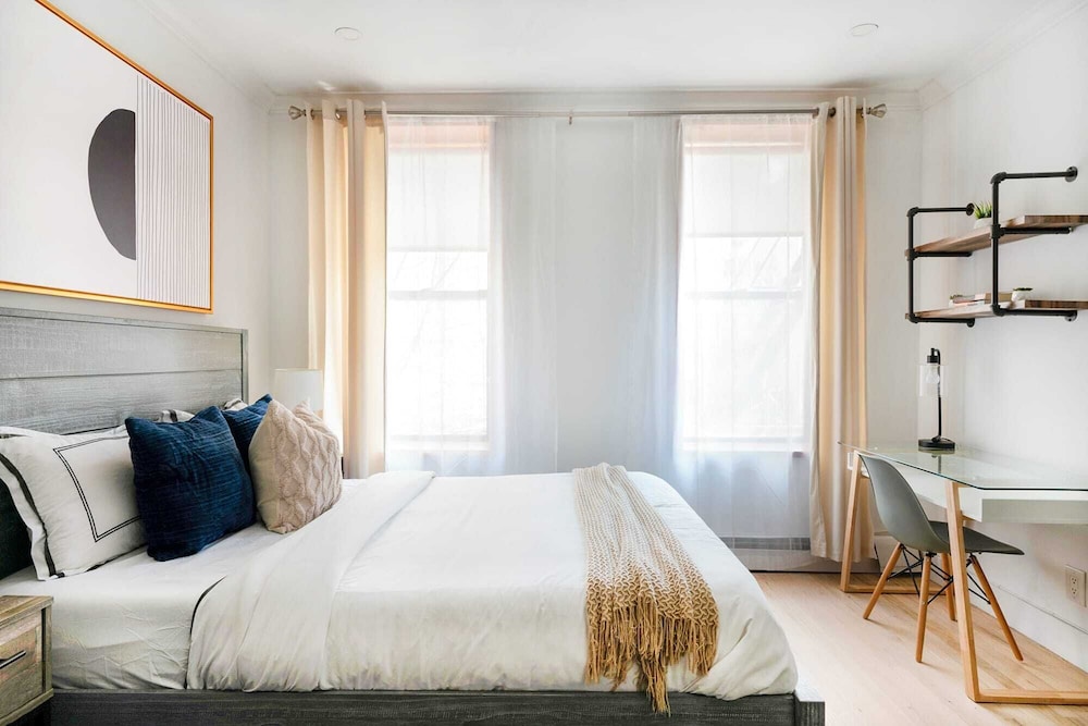 1597 New York Apt
