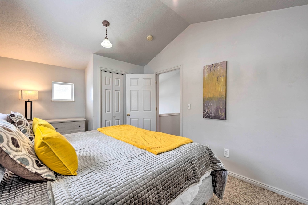 Logan Vacations - Family-friendly Logan Farmhouse w/ Yard Near USU - Property Image 27
