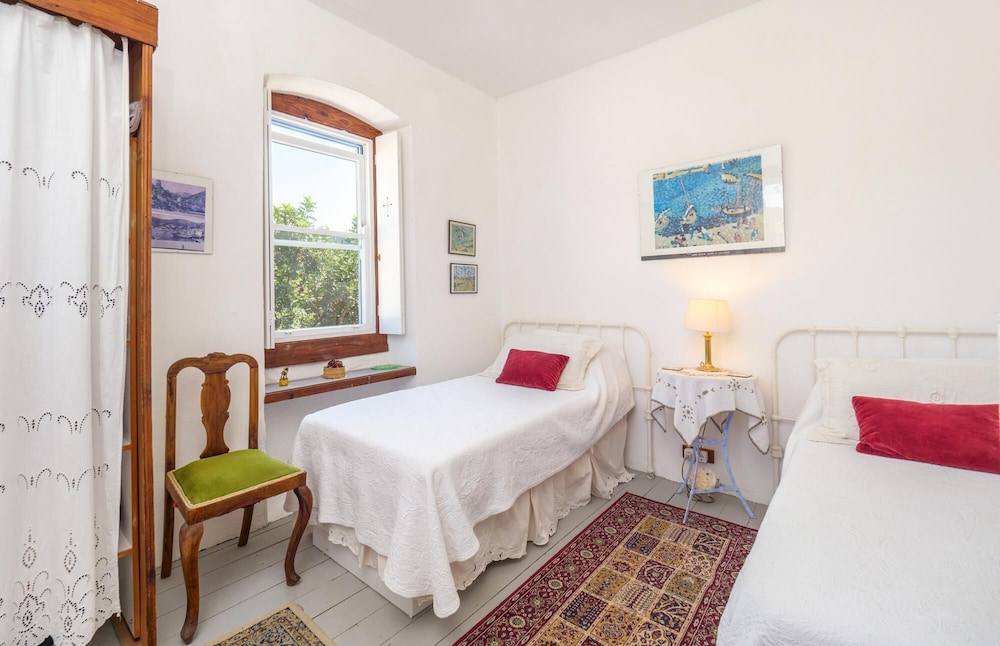 Petrino House - 2 bed Traditional Stone House view 5