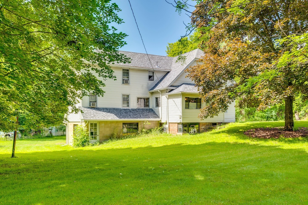8 Mi to Elk Mountain Ski Resort: Clifford Home! view 2