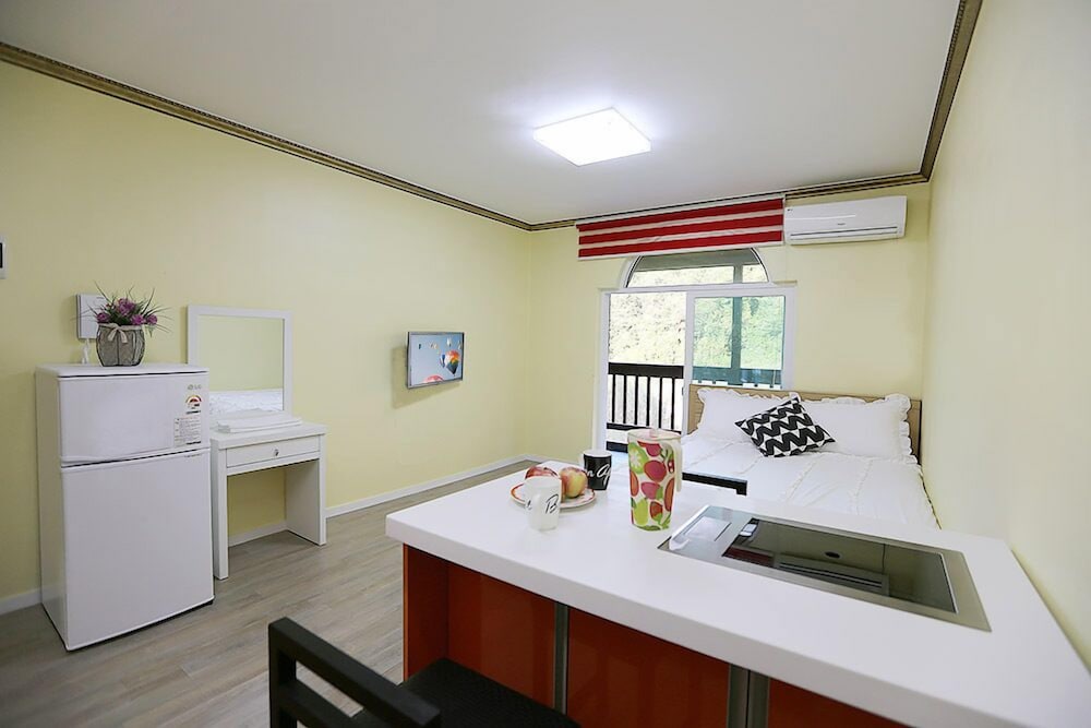 Haena Pension