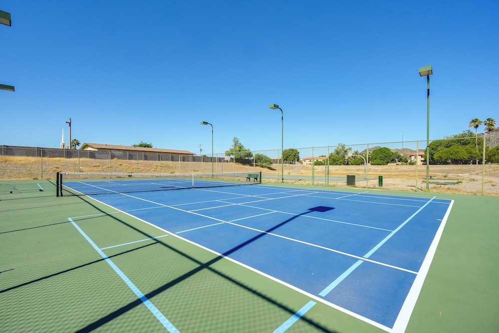 Family-friendly Condo w/ Pool Access in Phoenix!