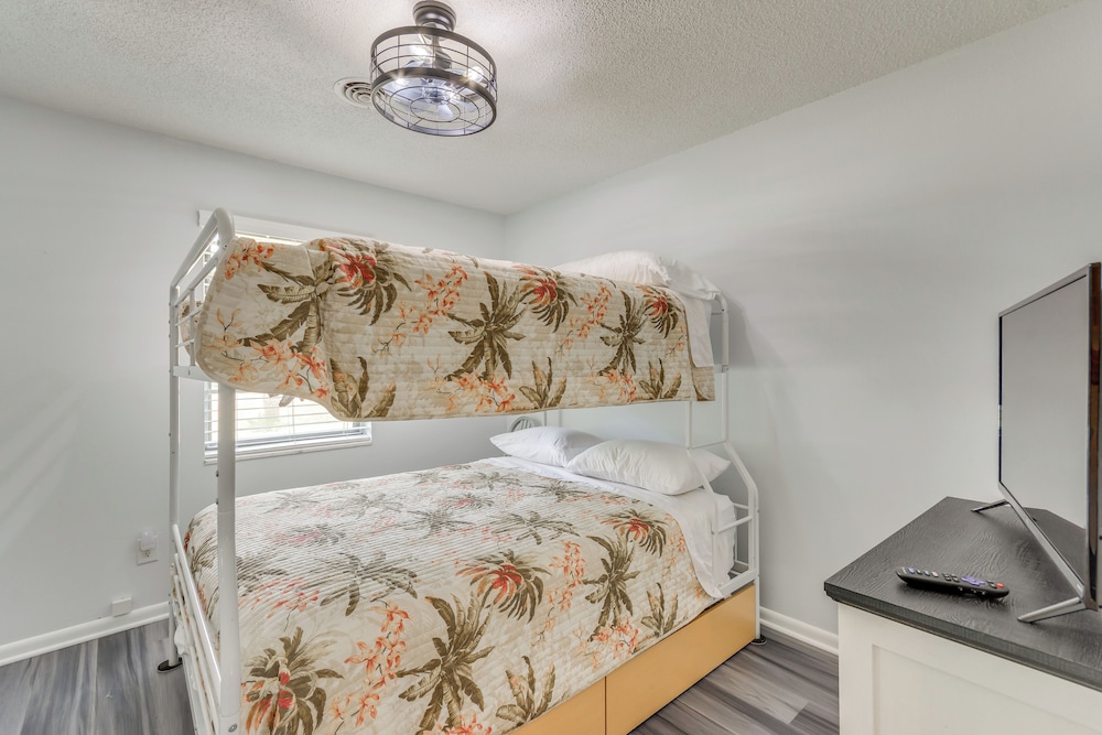 Swim, Golf & Relax: Family-friendly Pensacola Gem