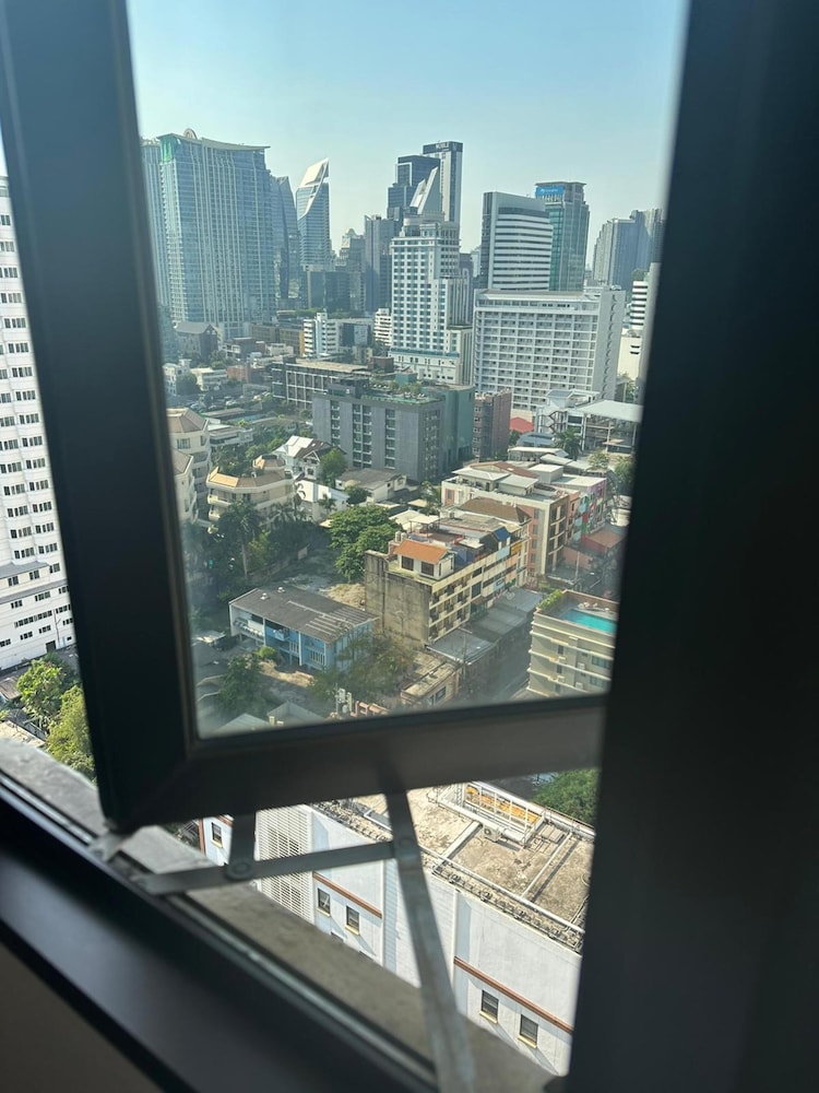 Omni Tower Sukhumvit Nana - Direct