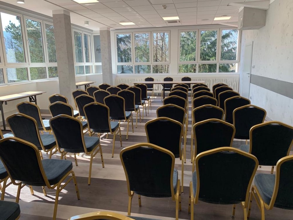meeting & event spaces