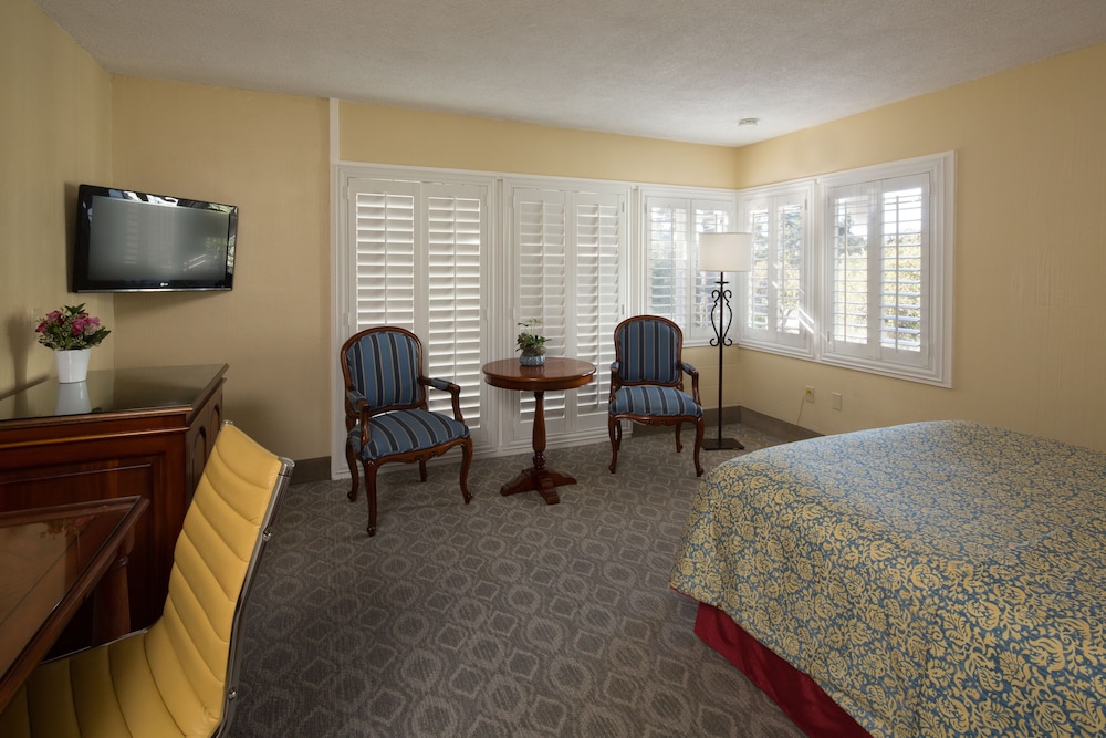 Monterey Vacations - Normandy Inn - Property Image 5