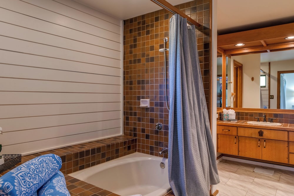 Kapalua Ridge Villas by KBM