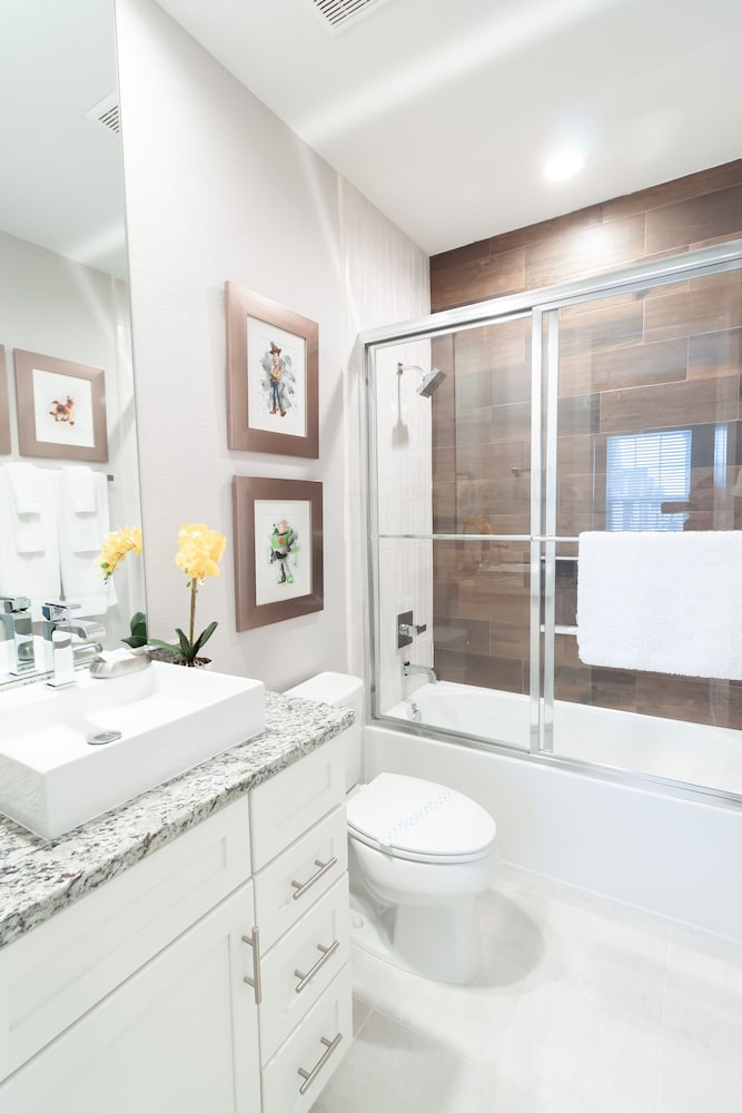 Summerville Vacation Homes by Columbia Management